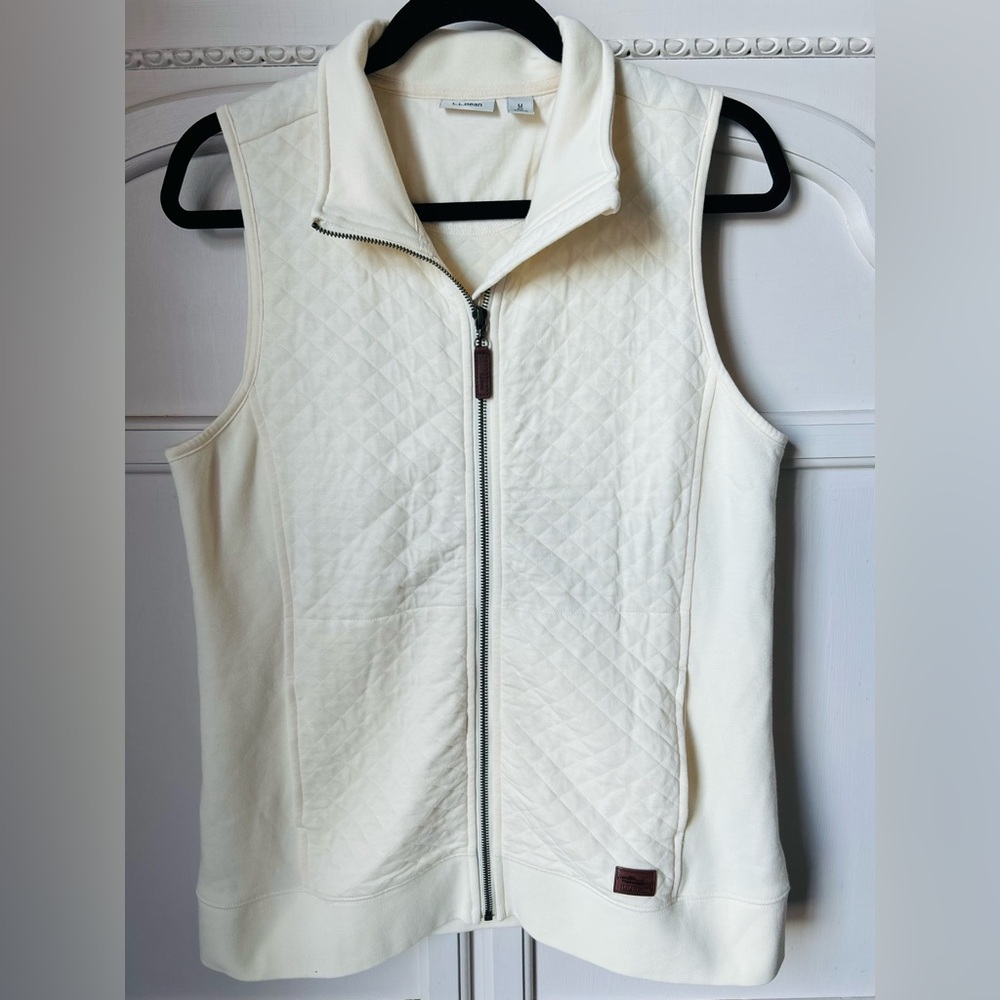 L.L. Bean Cream Quilted Women’s Vest Outerwear Active Zipper Pockets